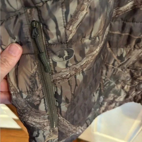 Drake Camo Quilted  Down Vest - Picture 5 of 6
